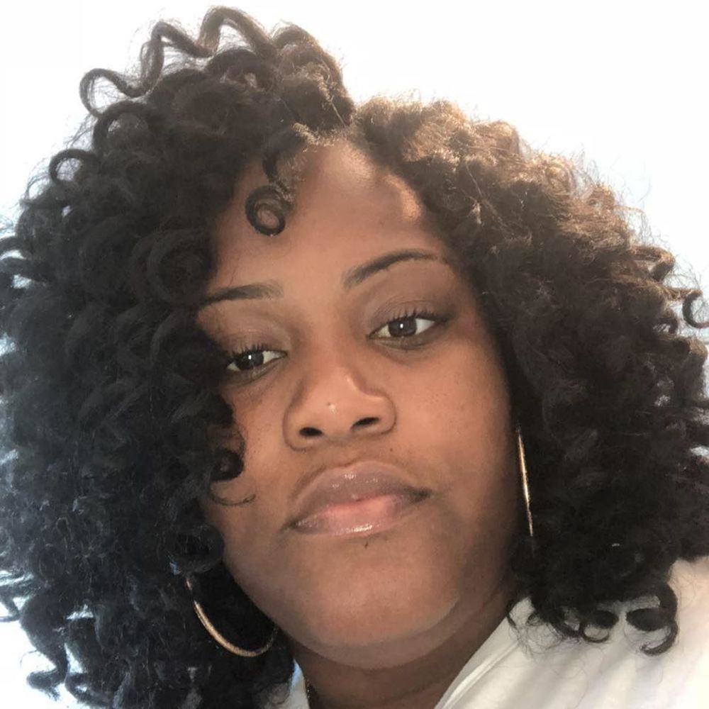 Meet your Posher, Demitria